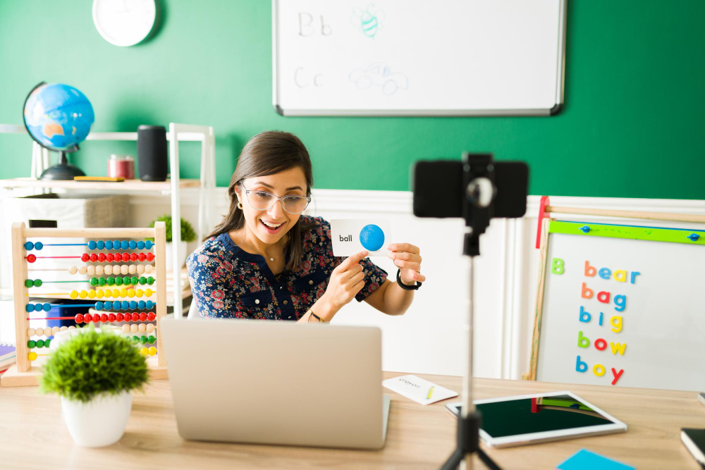 A parent and child smiling while using a laptop for online education, representing the supportive and nurturing environment of UpperGuru Online Tuition.